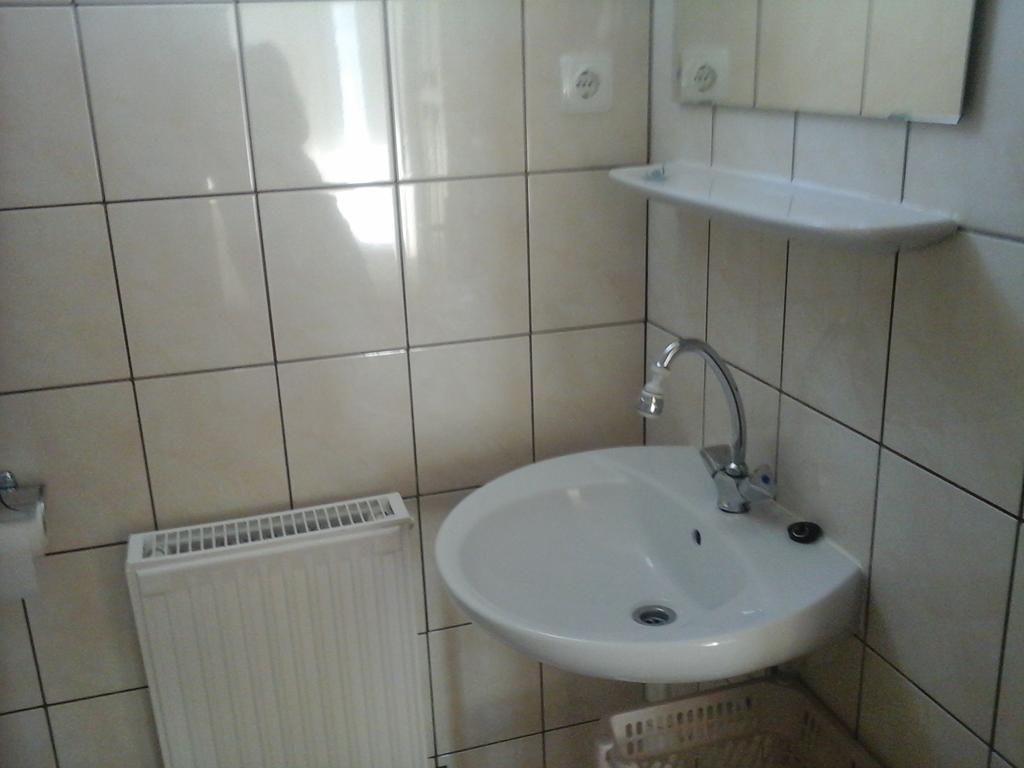 Petrovics Apartmanhaz 1 Бік Екстер'єр фото